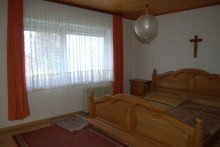 ..EINZURICHTENDE.. --V E R K A U F T-- HAUS MIT VIEL FREIRAUM F�R IDEEN - IN RUHIGER ORTSRANDLAGE - MIT GROSSEM GARTEN 