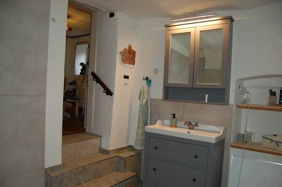 ..BAD MIT DUSCHE.. Einfamilienhaus M�llenbach