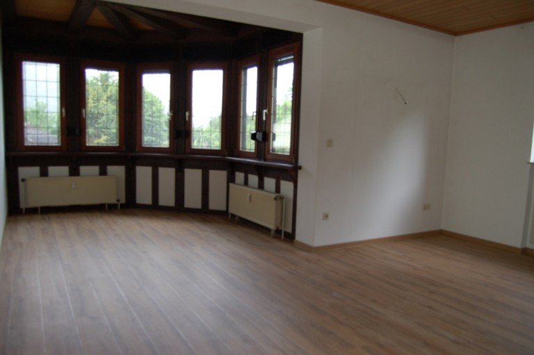 ..GEM�TLICHER.. Klotten Etagenwohnung WOHNEN AN DER MOSEL: ATTRAKTIVE VIER - ZIMMER - WOHNUNG MIT BALKON IN KLOTTEN - N�HE COCHEM