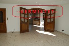 --V E R M I E T E T-- --V E R M I E T E T-- EINZIEHEN UND WOHLF�HLEN - ERDGESCHOSSWOHNUNG MIT WINTERGARTEN 