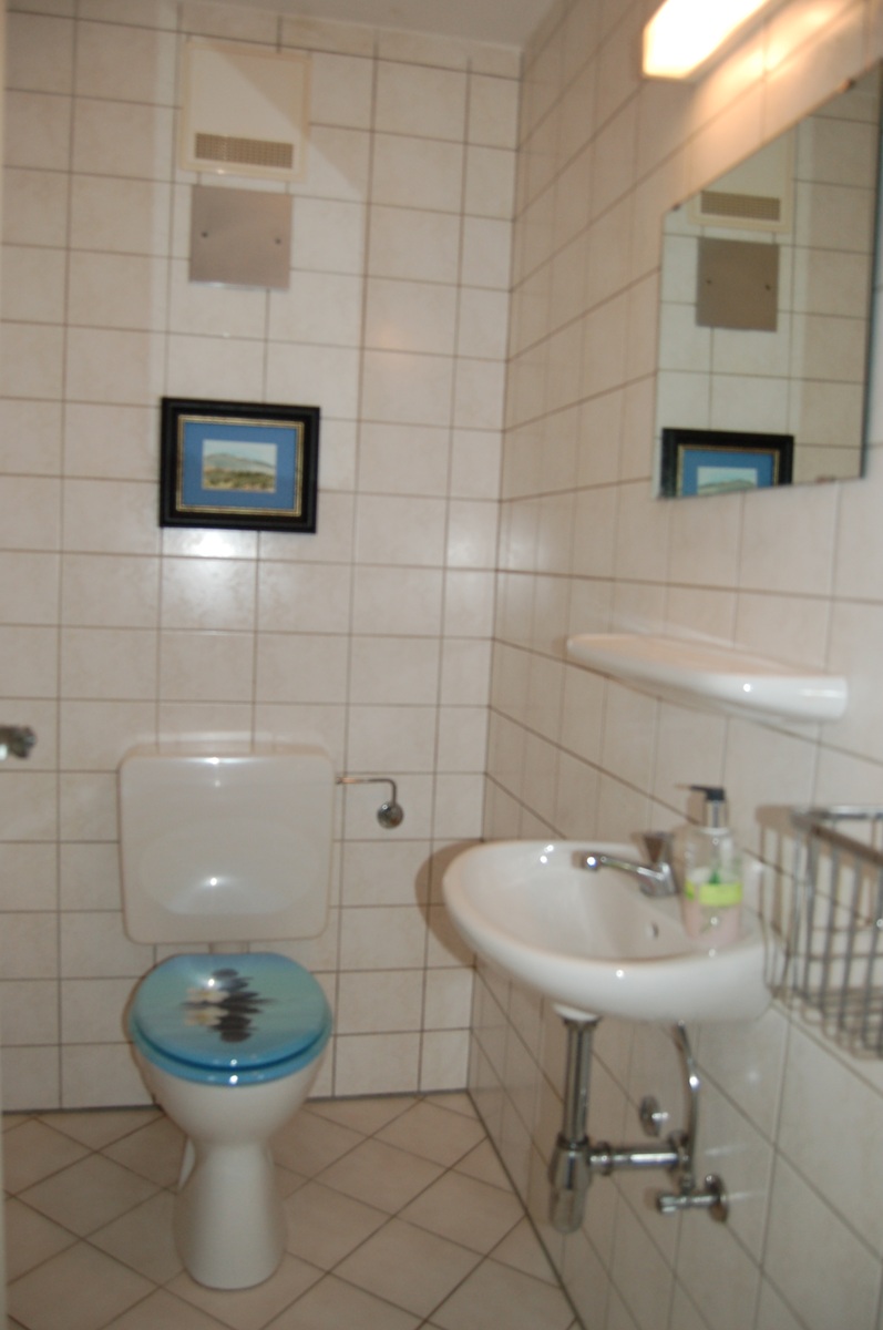 ..SEPARATEM WC Einfamilienhaus Wollmerath