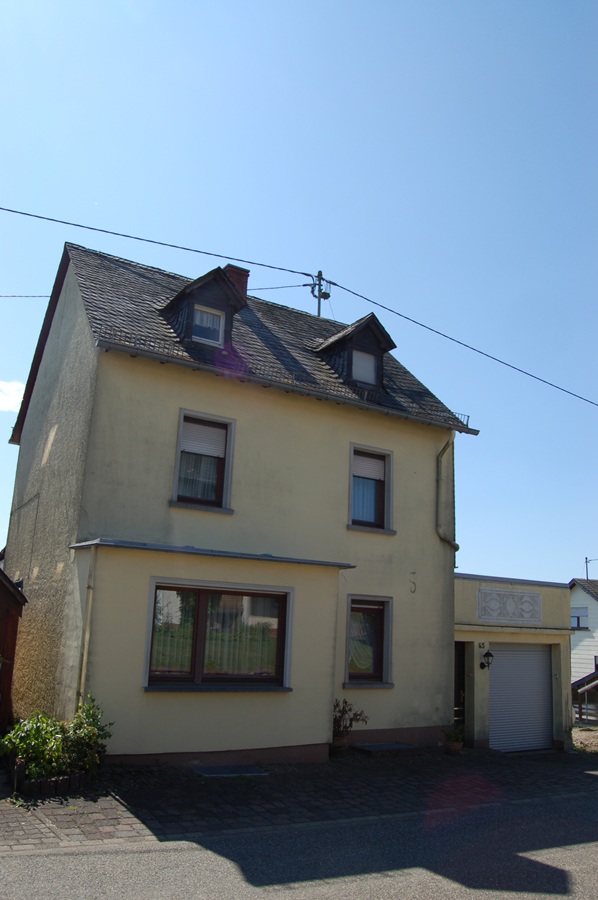 ..GEM�TLICHES.. Kaisersesch Einfamilienhaus FERNSICHT GENIESSEN - GEM�TLICHES WOHNHAUS MIT GARAGE UND GARTEN - N�HE KAISERSESCH