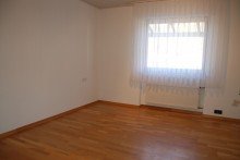 ..ZWEI --V E R M I E T E T-- EINZIEHEN UND WOHLF�HLEN - ERDGESCHOSSWOHNUNG MIT WINTERGARTEN 