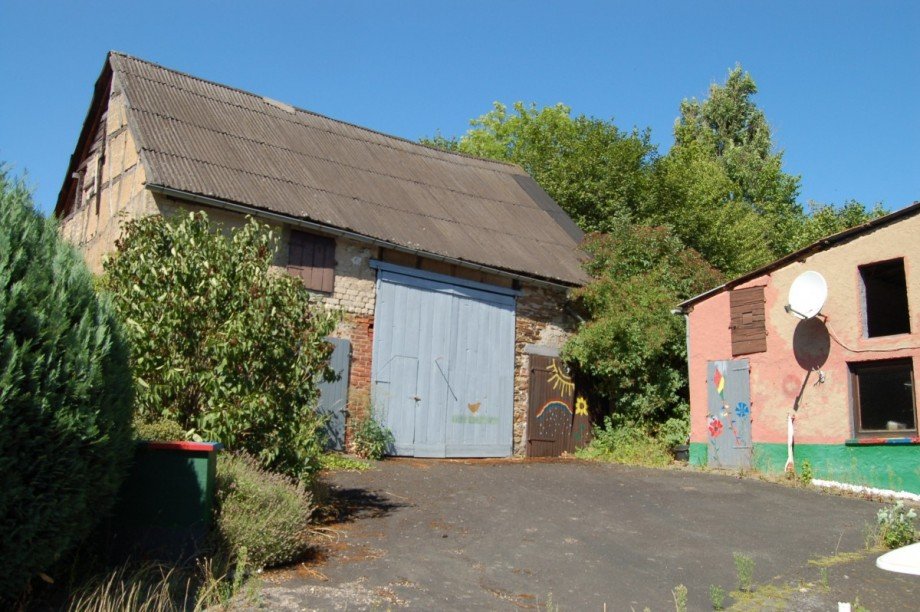 ..MIT INNENHOF Einfamilienhaus Kalenborn