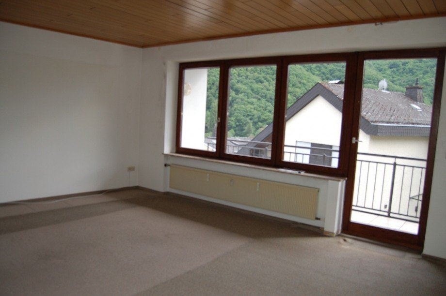 ..WOHNZIMMER MIT.. Etagenwohnung Klotten