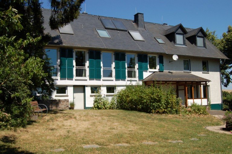 ..EIN ANWESEN.. Landkern Einfamilienhaus EIN ANWESEN ZUM VERLIEBEN - WOHNEN - ERHOLEN - UND VERMIETEN - IN TRAUMHAFTER ORTSRANDLAGE