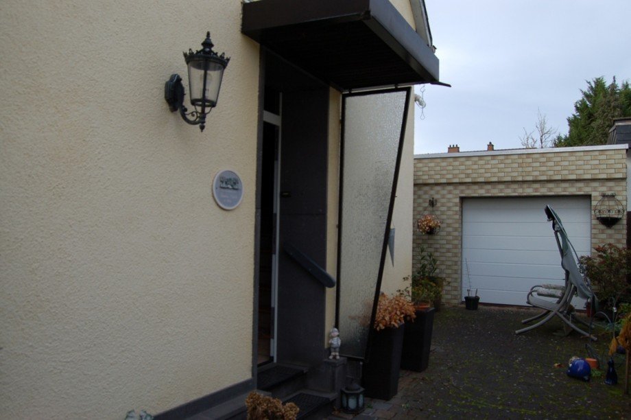 ..MIT INNENHOF Einfamilienhaus Polch