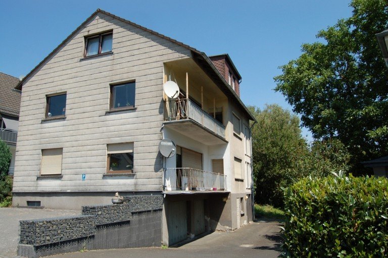 ..IN ZENTRALER.. Kaisersesch Mehrfamilienhaus VERMIETETES DREIFAMILIENHAUS IN KAISERSESCH - IN ZENTRALER STADTLAGE - MIT GARTEN