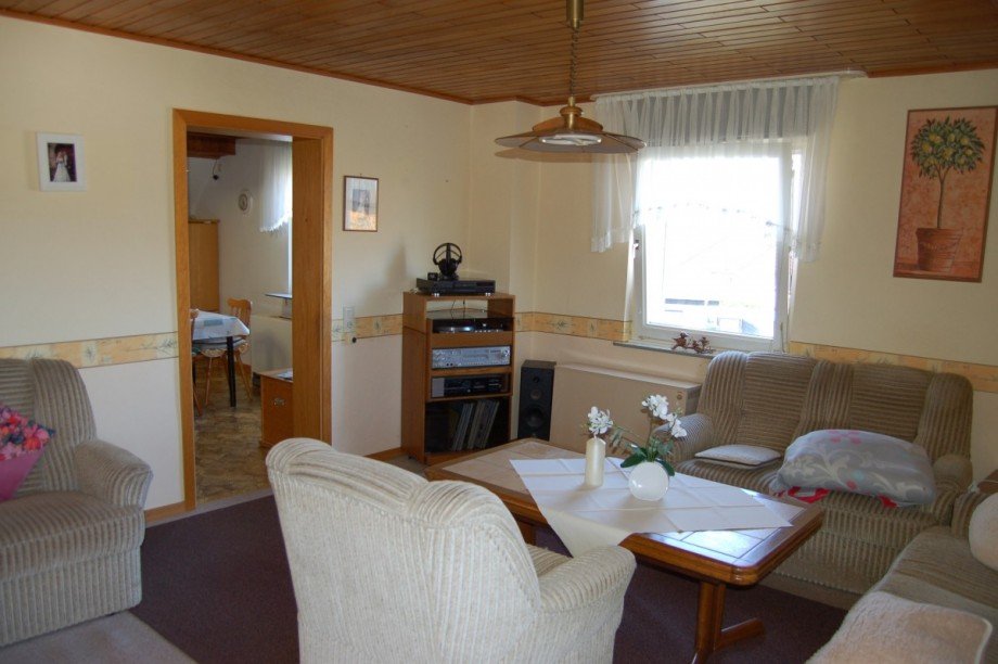 ..ANGRENZENDEM WOHNZIMMER (OG.) Einfamilienhaus H�chstberg