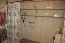 ..DUSCHE u. WC --V E R M I E T E T-- EINZIEHEN UND WOHLF�HLEN - ERDGESCHOSSWOHNUNG MIT WINTERGARTEN 