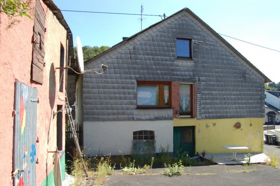 ..R�CKANSICHT Einfamilienhaus Kalenborn