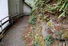 ..ZUWEGUNG ZUM HAUS --V E R K A U F T--  AN DER WILDEN ENDERT - BUNGALOW IN NATURLAGE - NAHE DER MOSELSTADT COCHEM 