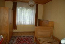 ..SCHLAFZIMMER IM OG. --V E R K A U F T-- HAUS MIT VIEL FREIRAUM F�R IDEEN - IN RUHIGER ORTSRANDLAGE - MIT GROSSEM GARTEN 