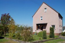Hauptbild EIFEL-IDYLLE GENIESSEN - WOHNHAUS MIT GROSSEM GARTEN IN RUHIGER UMGEBUNG 