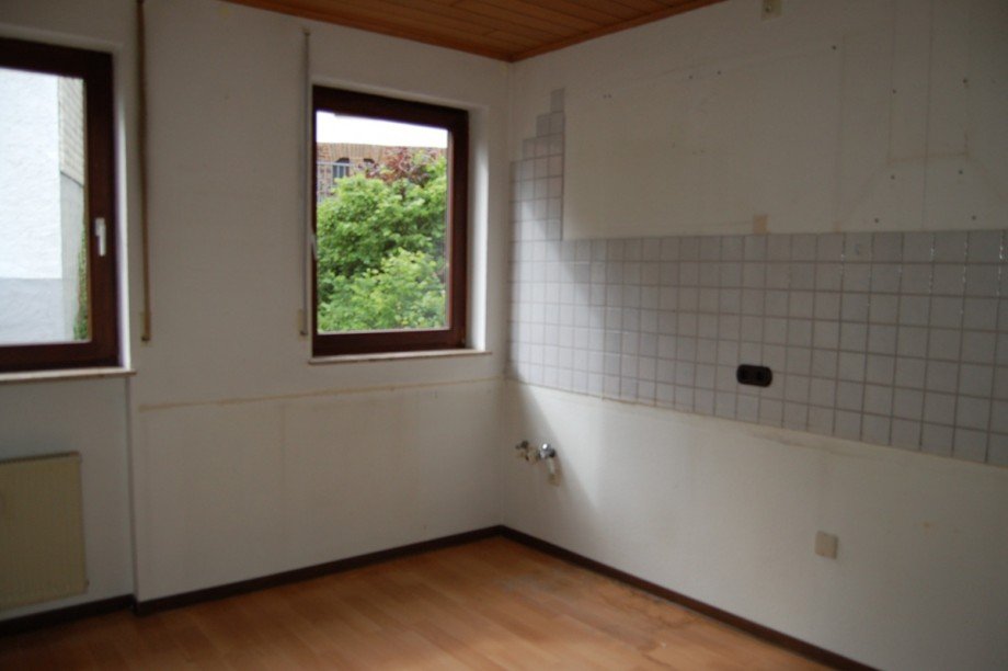 ..WOHNK�CHE Etagenwohnung Klotten
