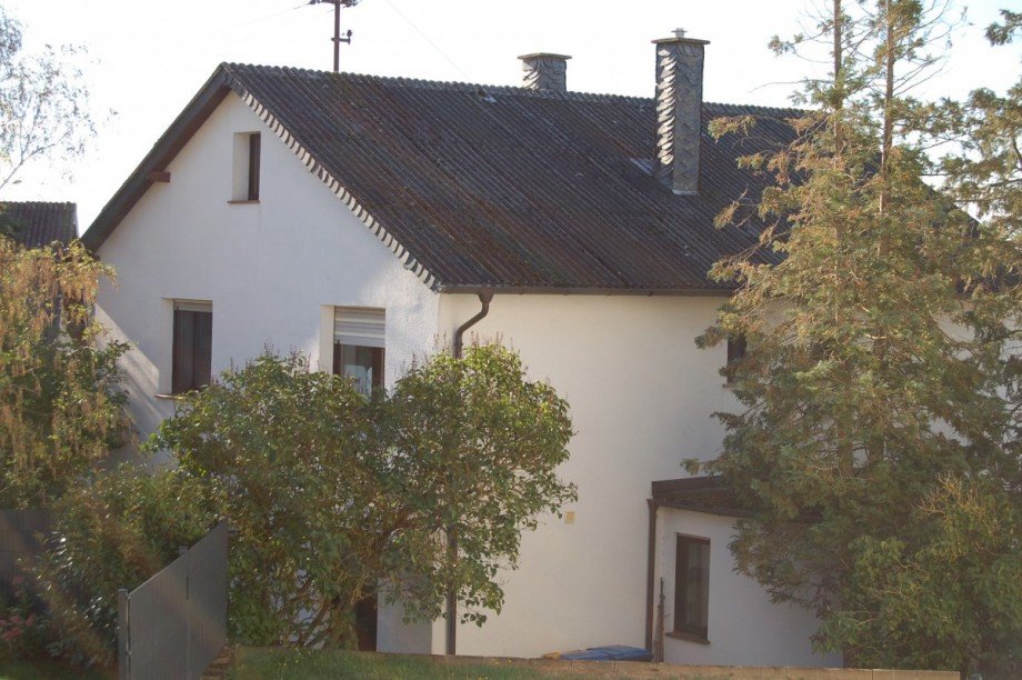 ..IN RUHIGER ORTSLAGE Einfamilienhaus Kaisersesch