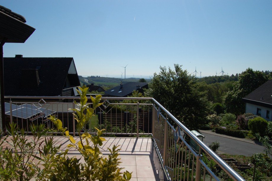 ..UND TERRASSE MIT FERNBLICK Einfamilienhaus Kaisersesch