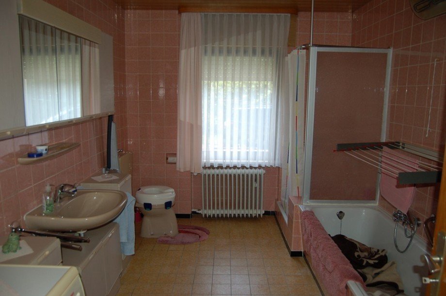 ..BAD Einfamilienhaus Kaisersesch