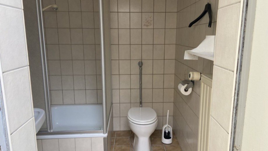 ..SEPARATES WC Einfamilienhaus Leienkaul