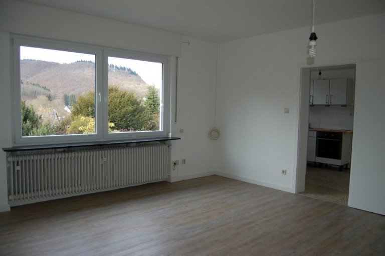 ..WOHN-ESSBEREICH.. MAYEN Souterrainwohnung ATTRAKTIVE SINGLE- ODER P�RCHENWOHNUNG - IN STADTRANDLAGE