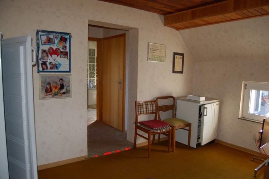 ..DURCHGANGSZIMMER (OG.) Einfamilienhaus H�chstberg
